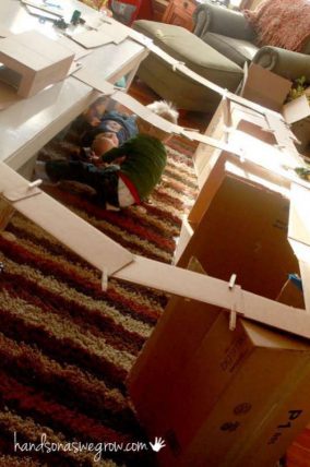 Bridges made with the flaps of cardboard boxes