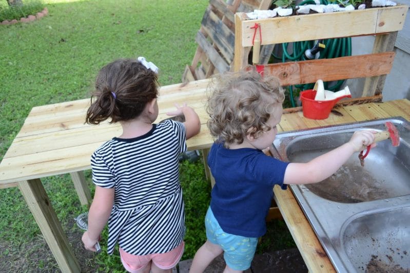 I vostri bambini ameranno giocare nella loro cucina di fango