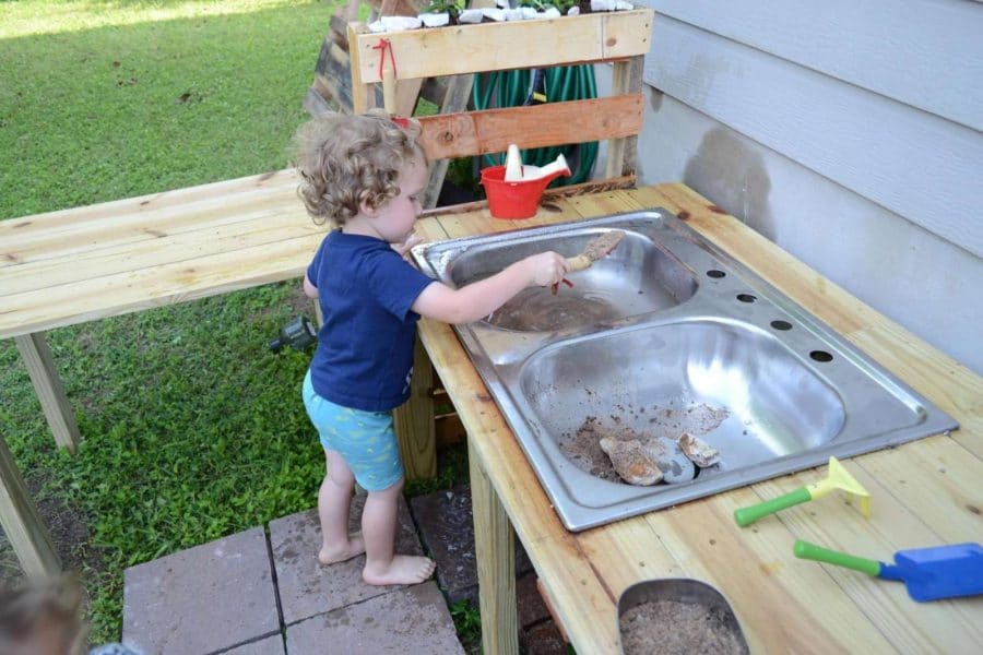 kids outside kitchen