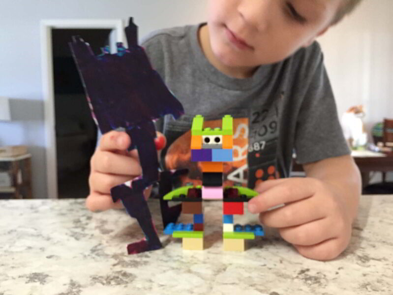 Play two ways: 3D LEGO creation + 2D LEGO artwork creation